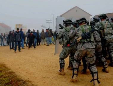 Πάμε για σύγκρουση στο Κόσοβο; - Η Μόσχα παρακολουθεί στενά - Το ΝΑΤΟ «εγγυάται ασφάλεια» στους αλβανόφωνους